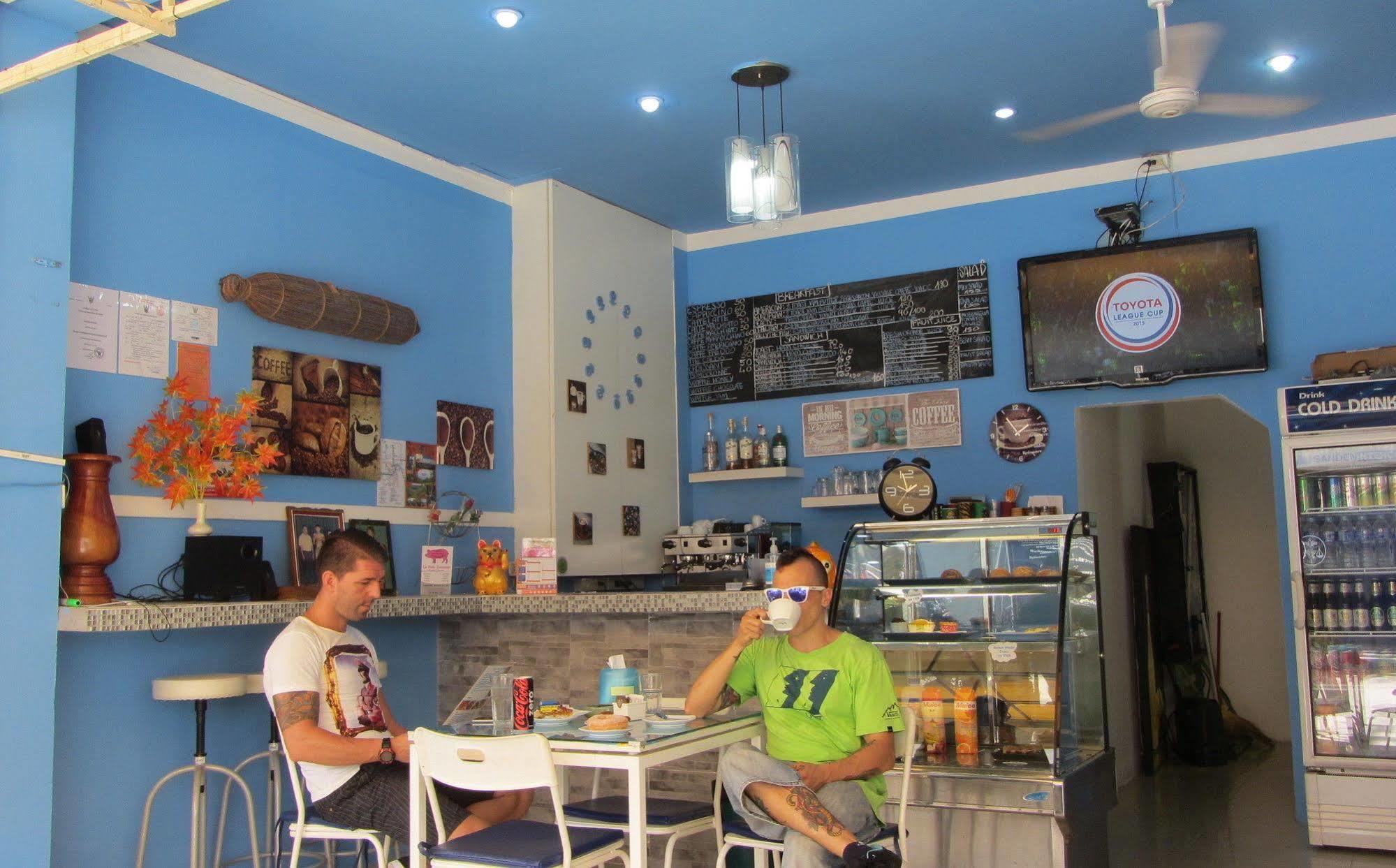 Happy Fish Guesthouse Patong Екстериор снимка